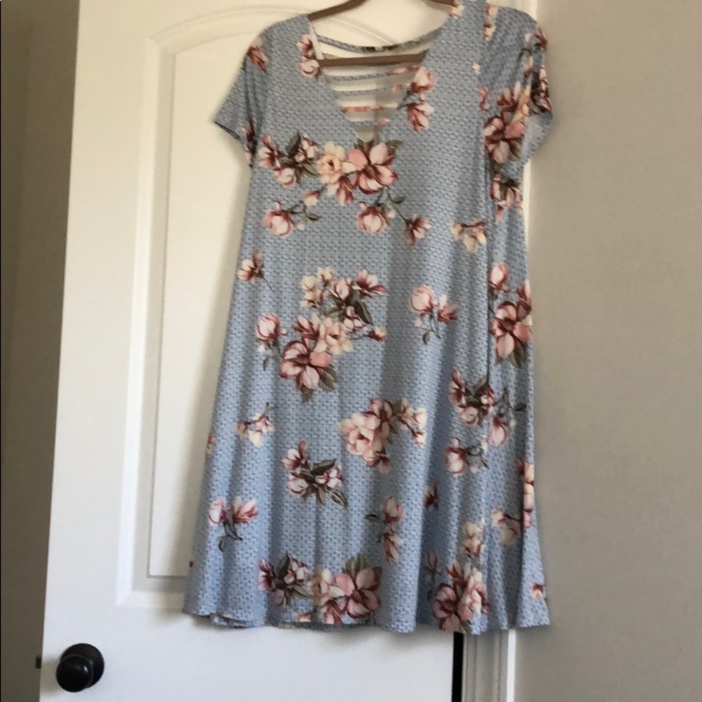 Floral dress! Perfect for spring! Only worn once.
